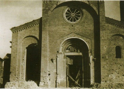 3b 25 agosto 1944 Abbazia_di_San_Mercuriale_danneggiata_da_bombardamento