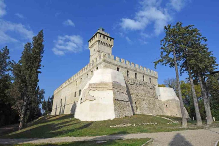 Esterna2