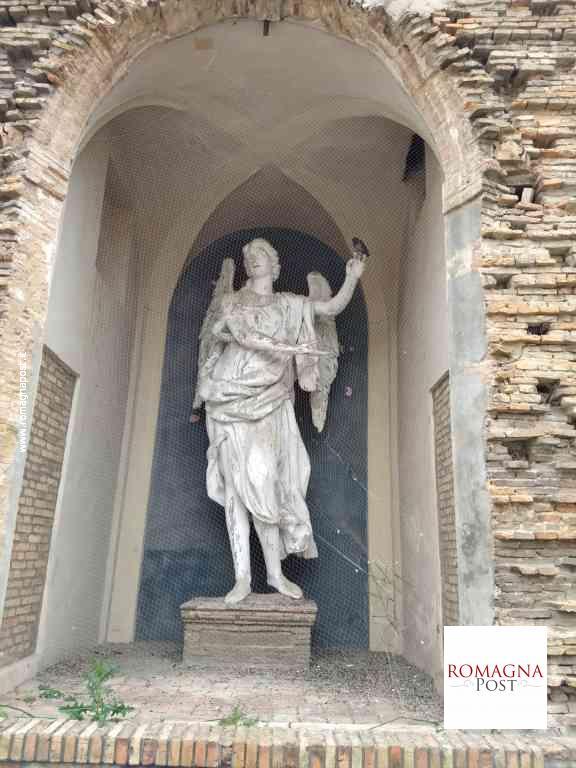 Statua_di_San_Michele_-_Palazzo_Prati_Forlì