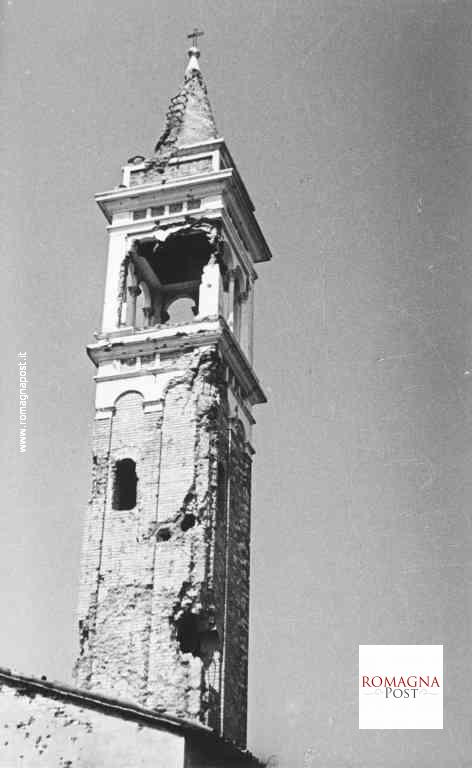 Il-campanile-danneggiato-durante-la-Seconda-Guerra-mondiale-1-1