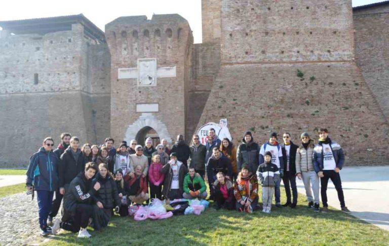 Maxi raccolta di mozziconi