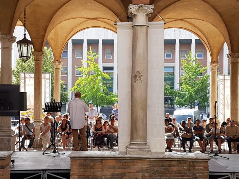 Palmieri-legge-al-Chiostro-di-San-Mercuriale-1