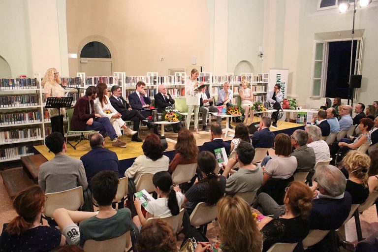 gli autori elide gigia sul palco