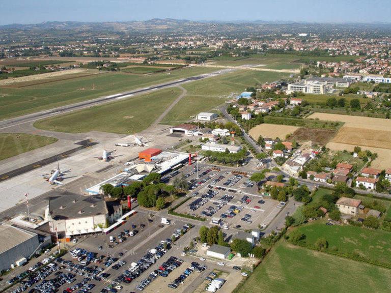 Aeroporto-di-Forli-aggiudicato-ai-privati_articleimage