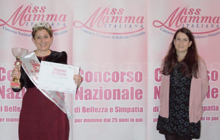 Patrizia Modena premiazione Mamme in Poesia