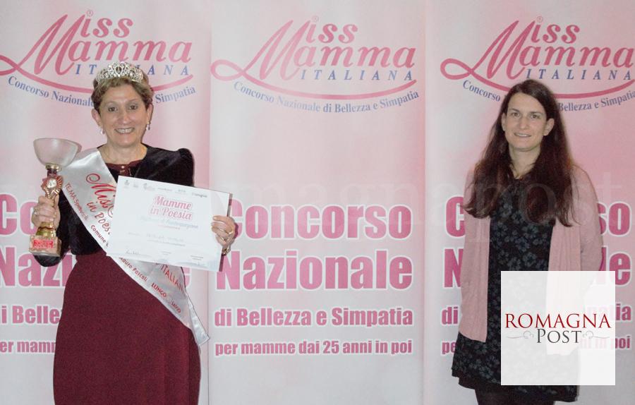 Patrizia Modena premiazione Mamme in Poesia