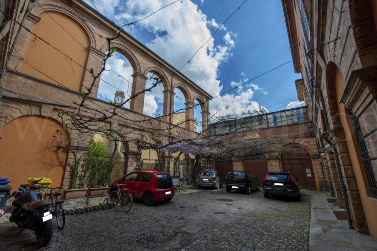 Glicine-Palazzo-Guarini-Foschi