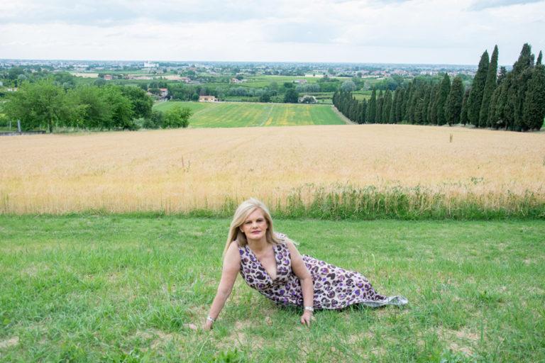 Sandra De Caro shooting 3