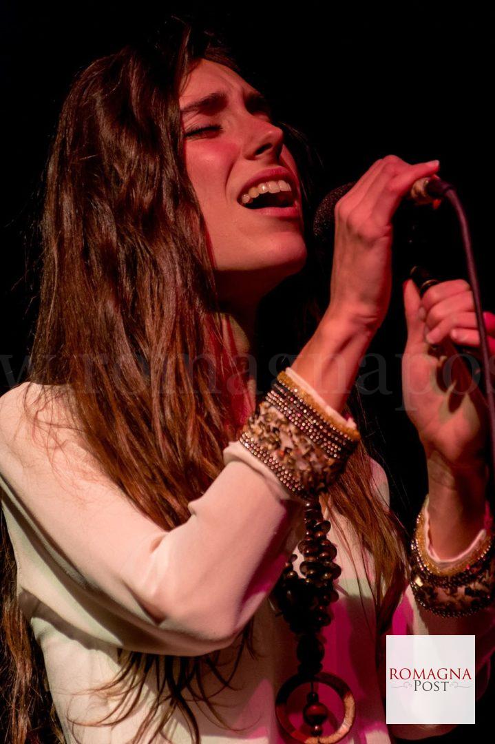 Lisa Manara, una delle Cantantesse (2)