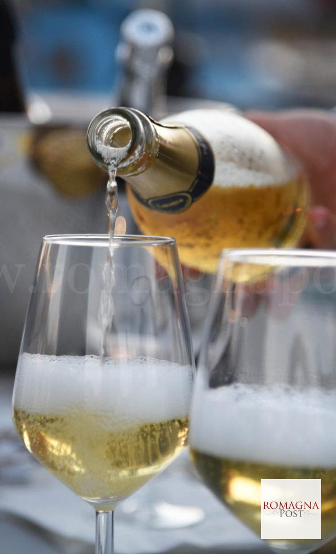 vino bianco bollicine