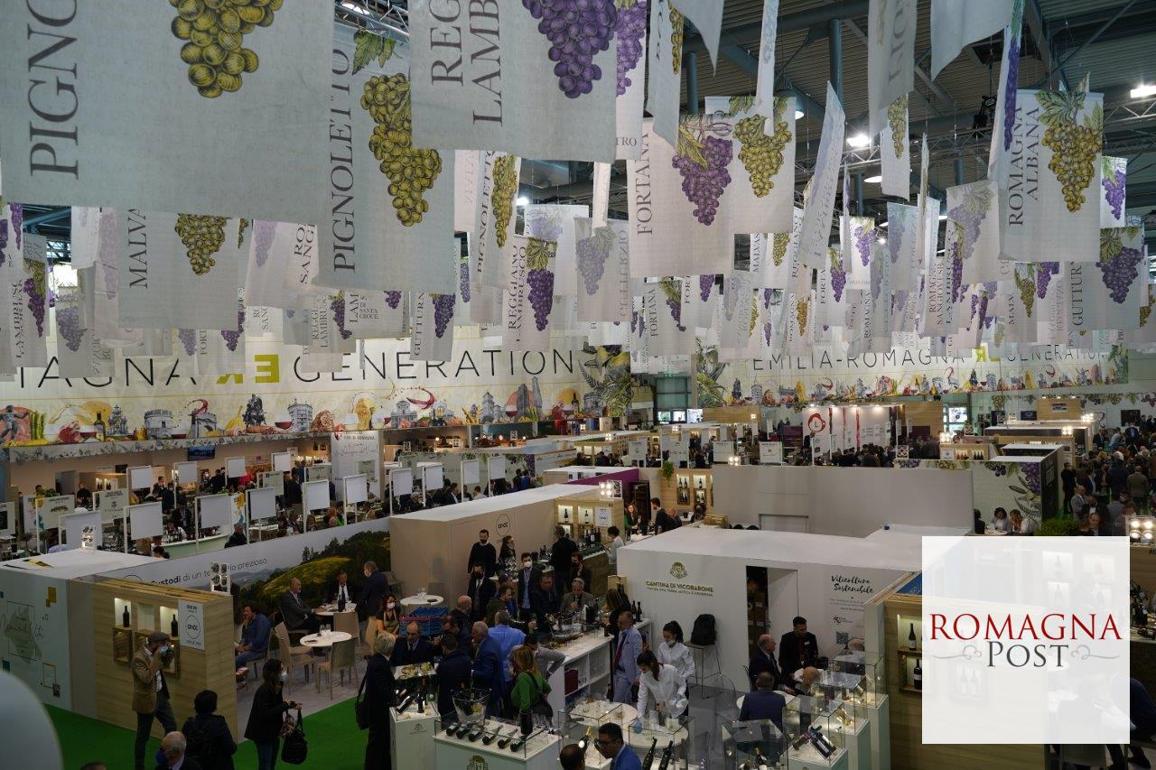 Vino Enoteca Regionale ER Vinitaly Padiglione Interno