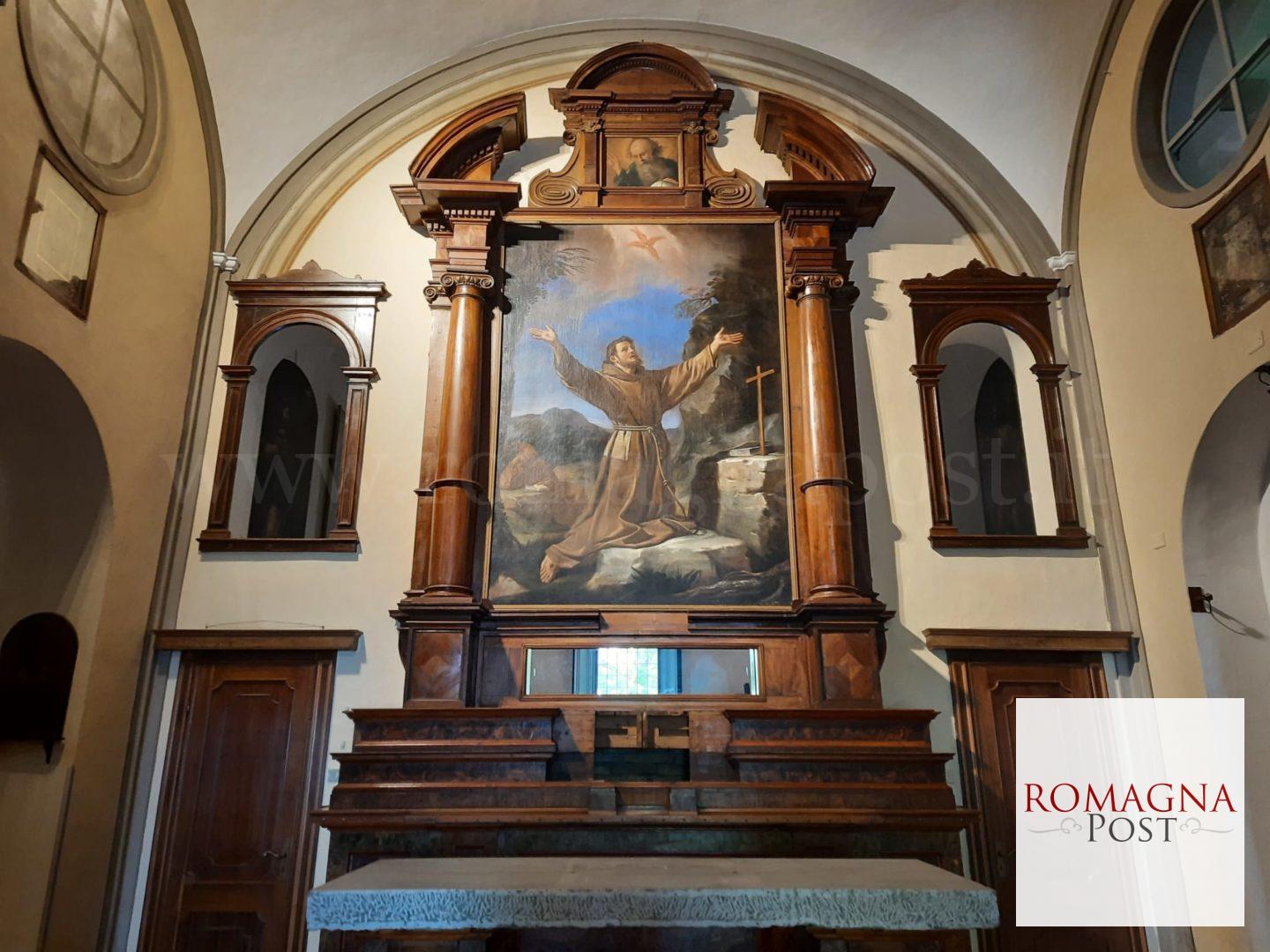 La tela ricollocata nella Chiesa dei Cappuccini di Cesena (3) (1)