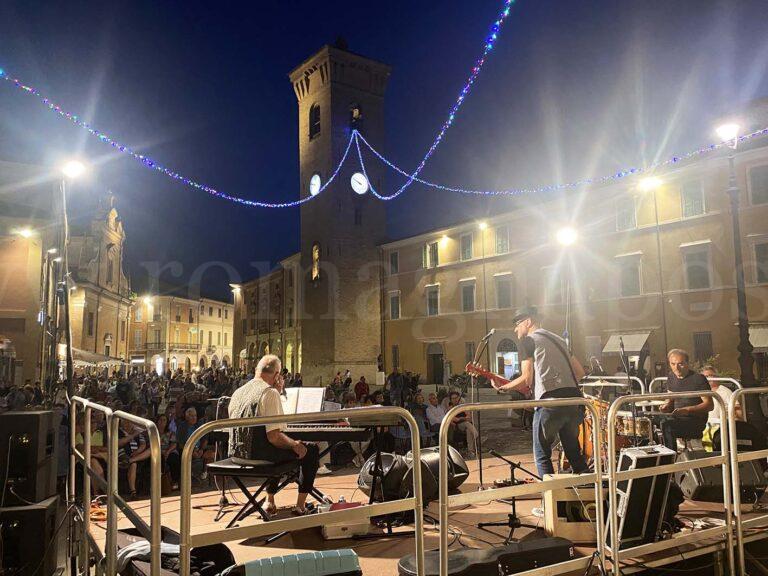 Di-martedi-2022-concerto-piazza-2