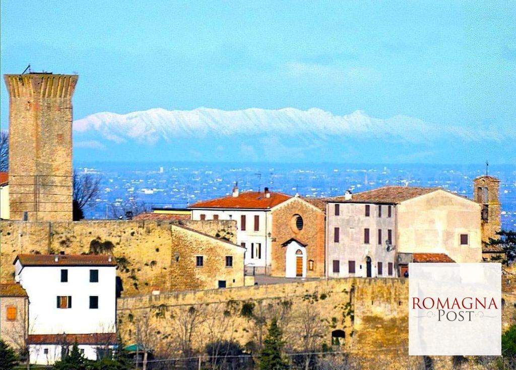 teodorano-panoramica-con-cielo-azzurro-meldola-1024x735-1
