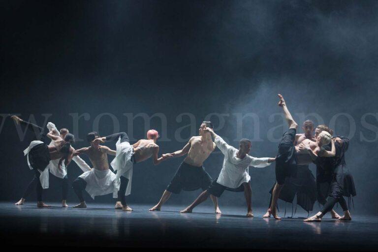 Wayne McGregor's Autobiography, Company Wayne McGregor, Sadler's Wells, London (2017), Photo credit Richard Davies (3)