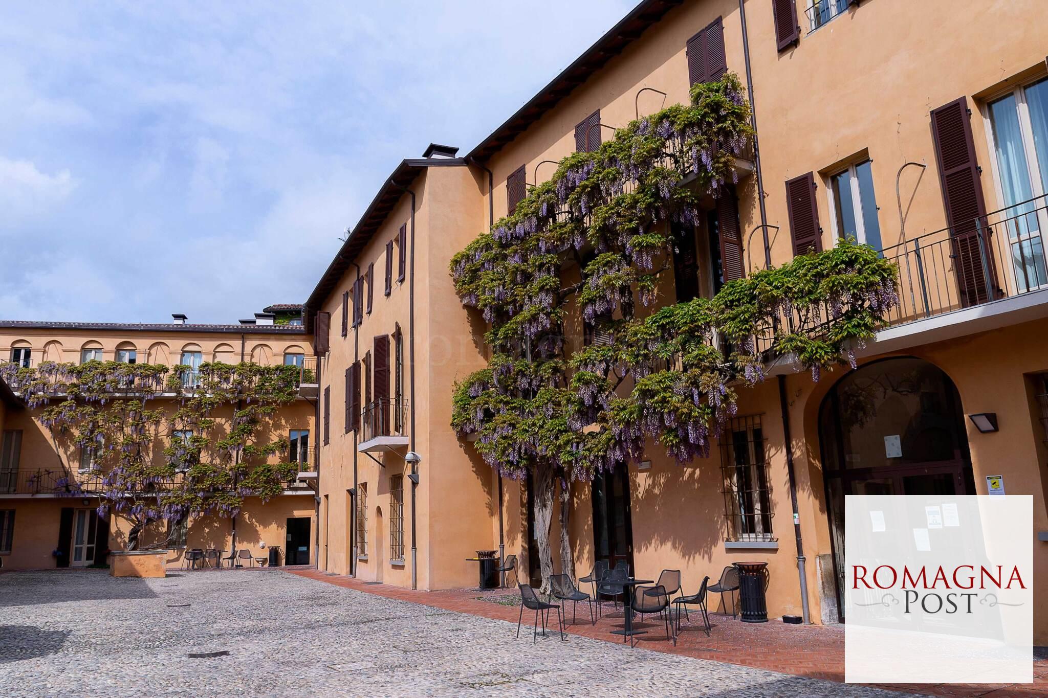 Glicini-Palazzo-Sassi-Masini