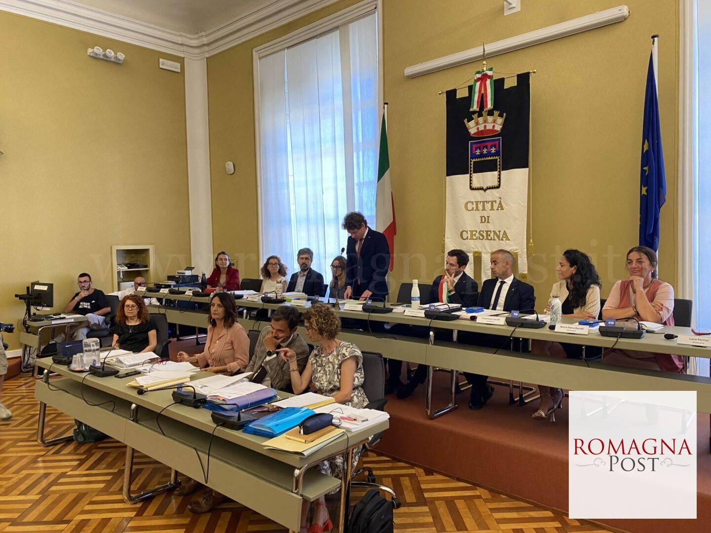 Filippo Rossini avvia i lavori del Consiglio comunale 2024