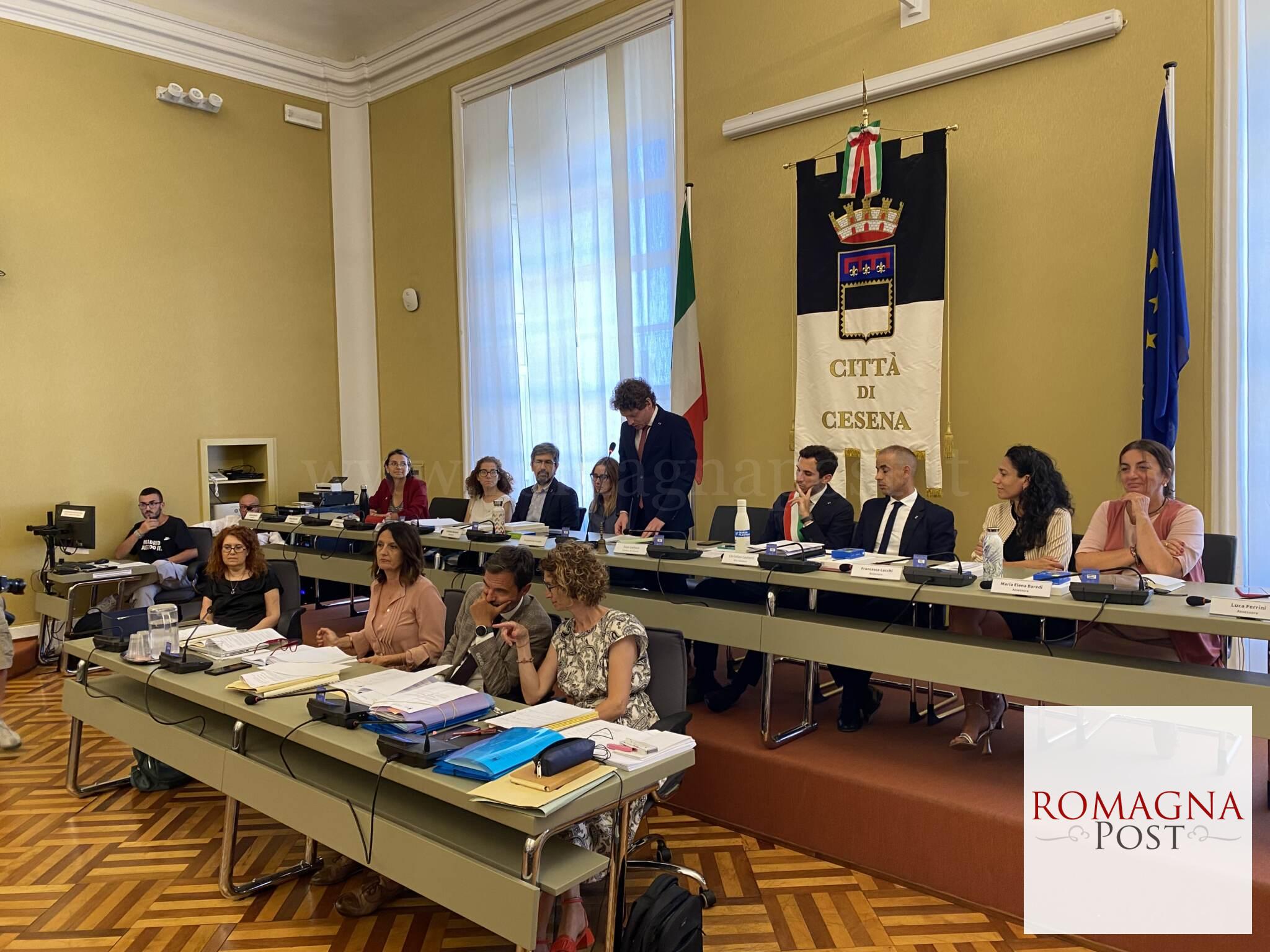 Filippo Rossini avvia i lavori del Consiglio comunale 2024