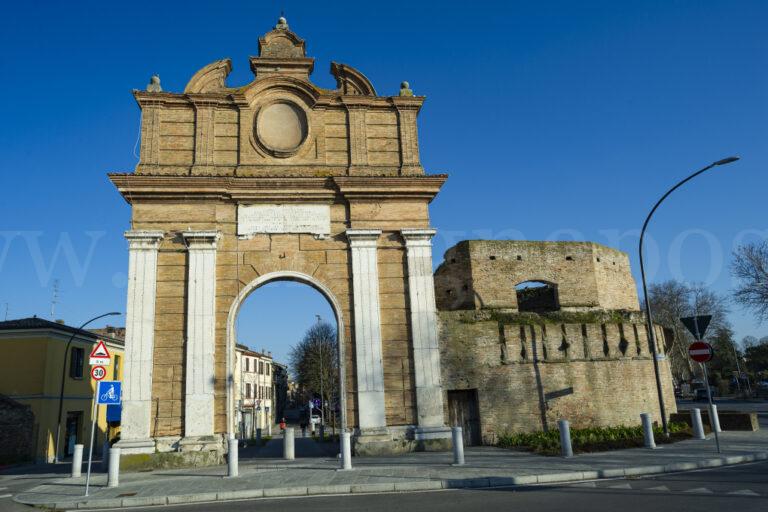 FOTO TIZIANA & DERVIS FORLÌ PORTA SCHIAVONIA 01