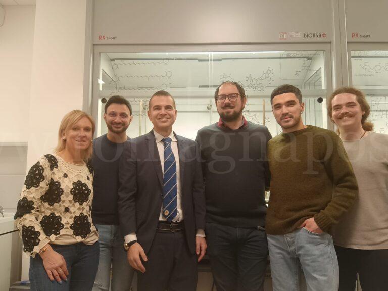 gruppo_ricercatori_curcuma_blue