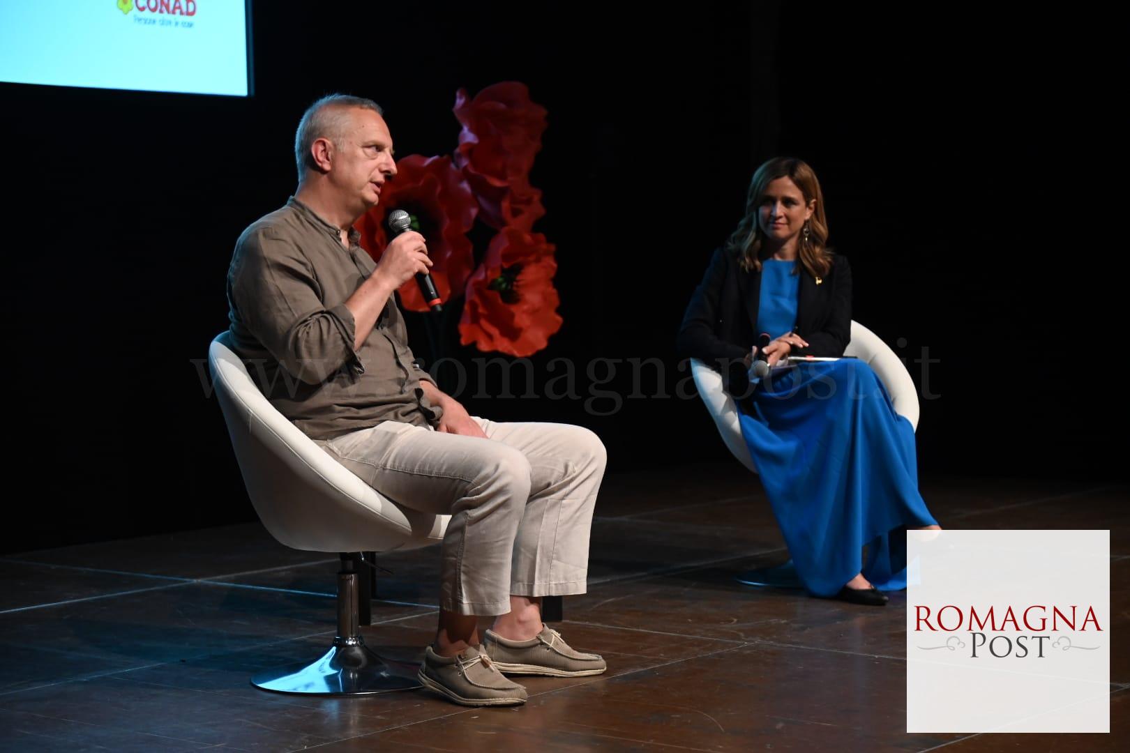 ac32ef41-e2e4-4acf-87a4-acc1c5a3924a