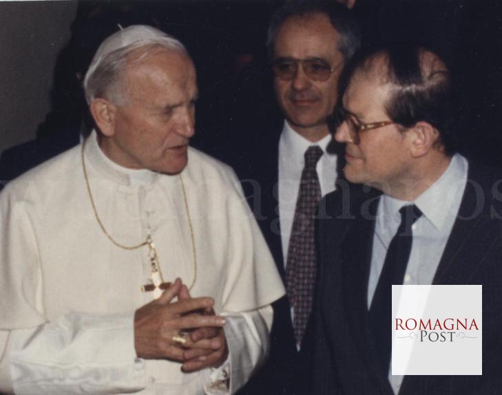 Giovanni-Maroni-a-destra-con-papa-GPII