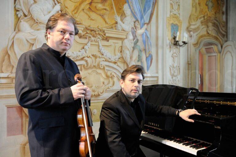 Duo Askin-Issoglio