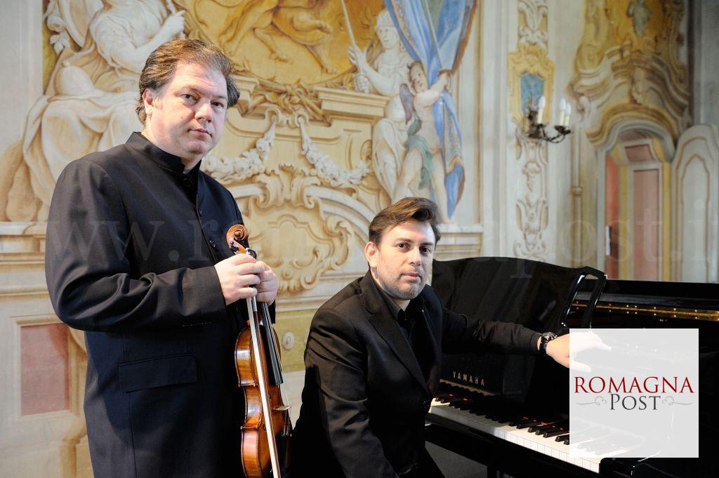 Duo Askin-Issoglio