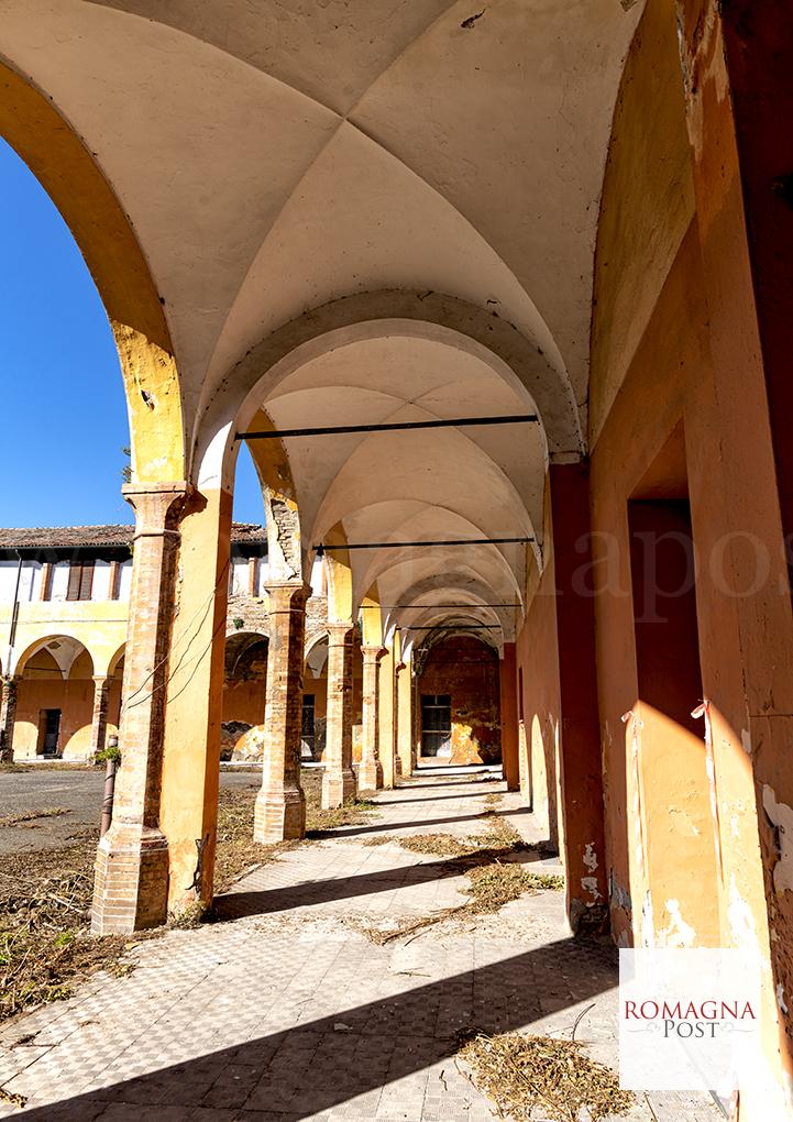FOTO DERVIS - PORTICO EX MONASTERO DI SANTA MARIA DELLA RIPA 4