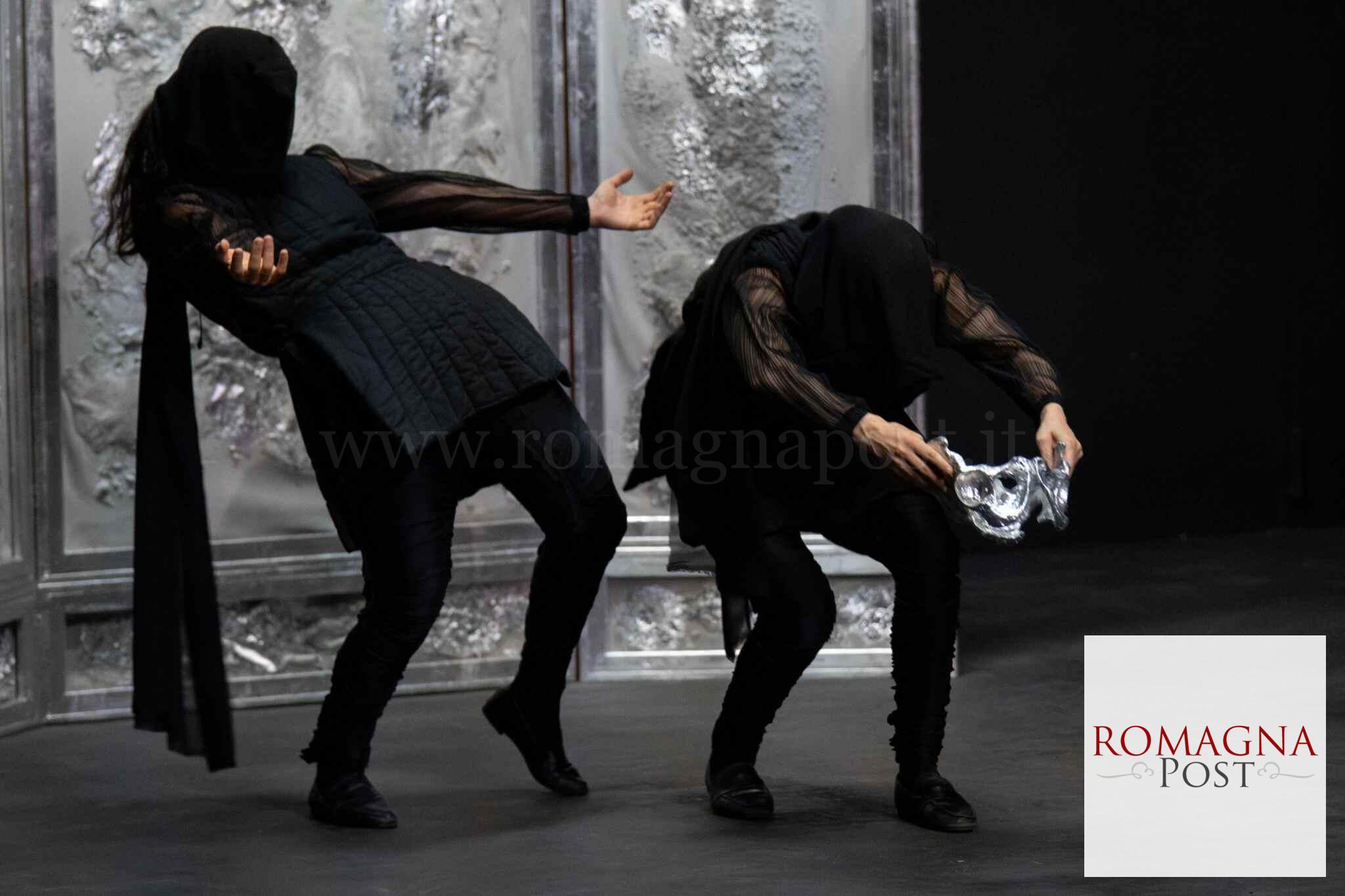 dewey_dell_echo_dance_of_furies_ph_Alice Gasparotto3